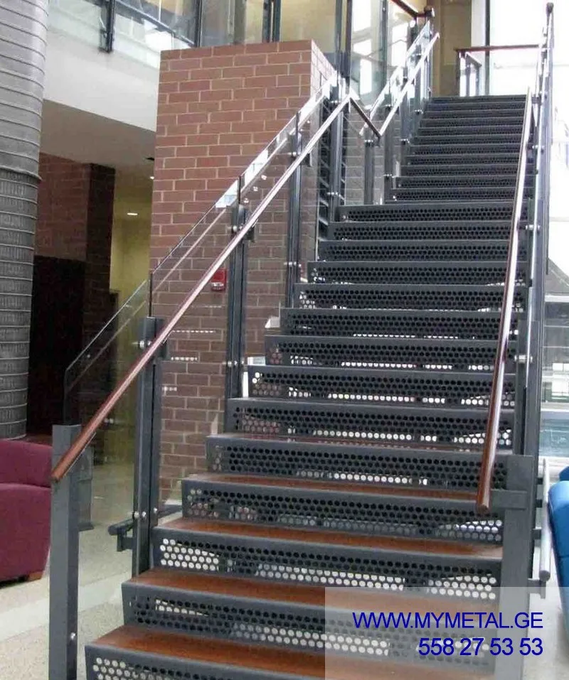 Staircase #010